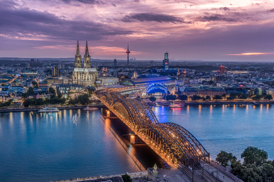 kölner skyline – reflektionen vermeiden