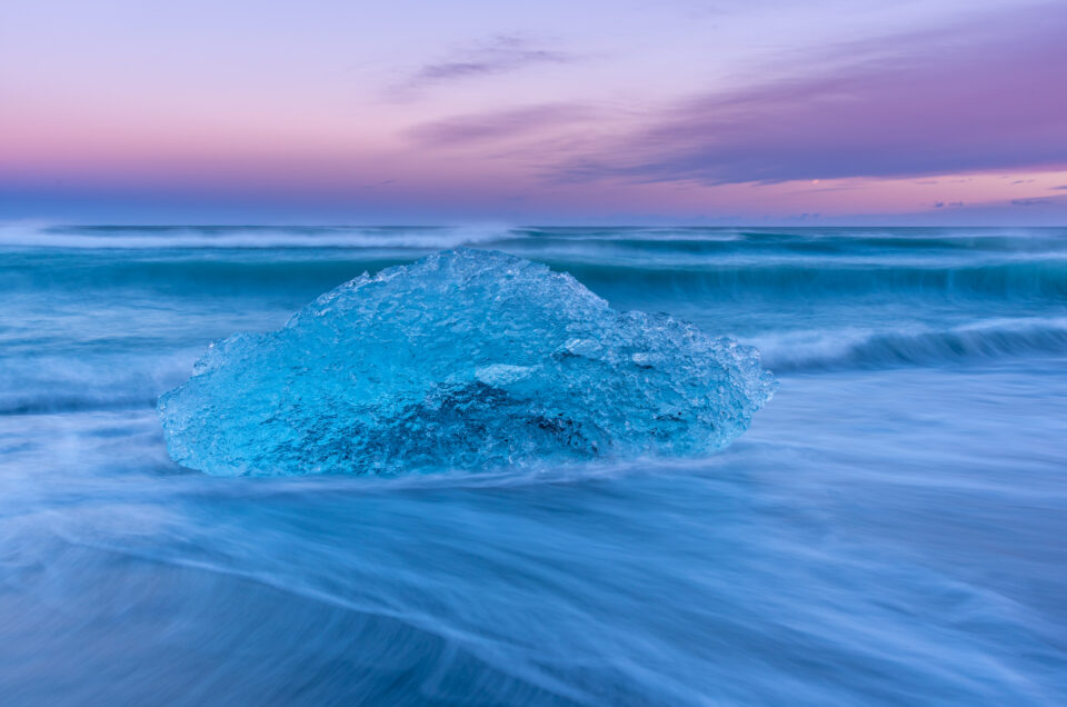 island: jökulsarlon, diamond beach, ice cave